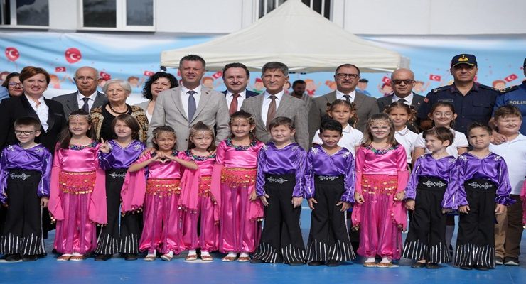 Başkan Sarıkurt, Öğrencilerin İlköğretim Haftası Coşkusuna Ortak Oldu