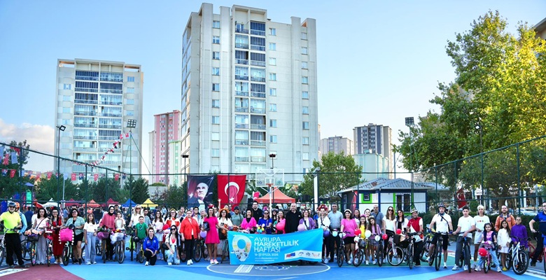 Çorlu’da Avrupa Hareketlilik Haftası’na Özel Renkli Pedallar Bisiklet Turu (11)