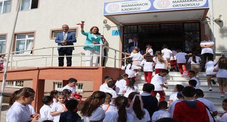 MÜGE BAŞKANDAN ÖĞRENCİLERE SÜRPRİZ!