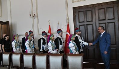 Vali Soytürk 3 Kemaller Halk Dansları Spor Kulübü Üyelerini Kabul Etti