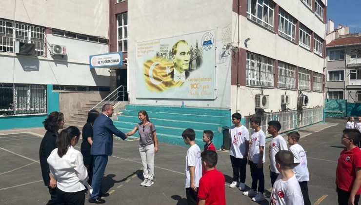 Vali Soytürk 50. Yıl Ortaokulu’nu Ziyaret Etti
