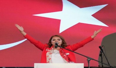 CUMHURİYETİN IŞIĞIYLA AYDINLANIYORUZ, GURURLA YÜRÜYORUZ!