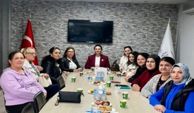 Ergene Kent Konseyi Kadın Meclisi’nden Anlamlı Yardım: İhtiyaç Sahibi Çocuklara Ayakkabı Desteği