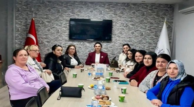 Ergene Kent Konseyi Kadın Meclisi’nden Anlamlı Yardım: İhtiyaç Sahibi Çocuklara Ayakkabı Desteği