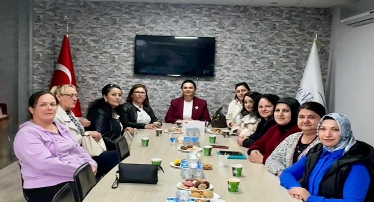 Ergene Kent Konseyi Kadın Meclisi’nden Anlamlı Yardım: İhtiyaç Sahibi Çocuklara Ayakkabı Desteği