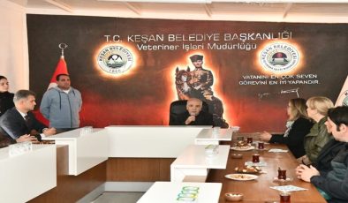 Başkan Özcan, Hayvanseverlerle Bir Araya Geldi