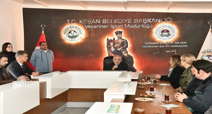 Başkan Özcan, Hayvanseverlerle Bir Araya Geldi
