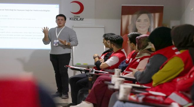 BÜYÜKŞEHİR’DEN KIZILAY GÖNÜLLÜLERİNE İŞARET DİLİ EĞİTİMİ