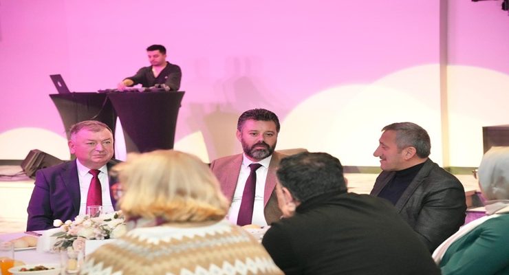 Başkan Sarıkurt 24 Kasım Programında Eğitimcilerle Buluştu