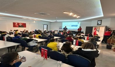 Çorlu Belediyesi’nden Öğrencilere Afet Eğitimi