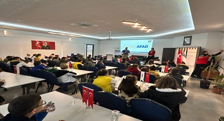 Çorlu Belediyesi’nden Öğrencilere Afet Eğitimi