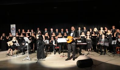 MİMAR SİNAN MUSİKİ DERNEĞİ KULAKLARIN PASINI SİLDİ