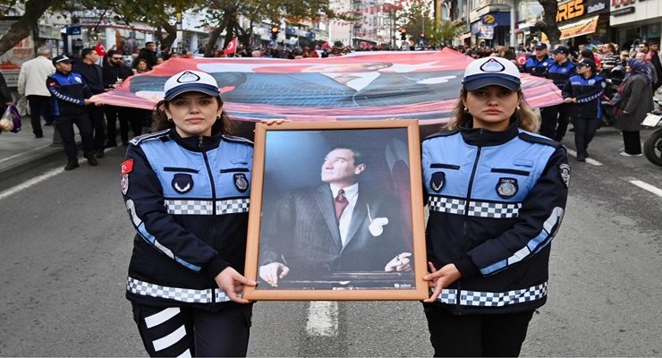 TEKİRDAĞ ATA’SINI SAYGI YÜRÜYÜŞÜYLE YÂD ETTİ