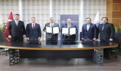 TEKİRDAĞ NKÜ İLE TRAKYA KALKINMA AJANSI ARASINDA “TÜRKİYE SİBER VATAN” SİBER GÜVENLİK EĞİTİMİ İŞ BİRLİĞİ PROTOKOLÜ İMZALANDI