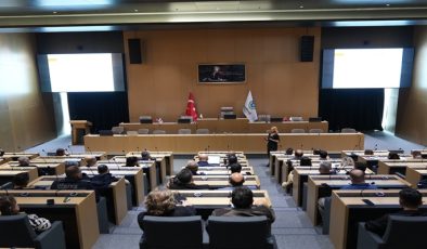 BÜYÜKŞEHİR’DE İDARECİLERE PROTOKOL VE DAVRANIŞ KURALLARI EĞİTİMİ