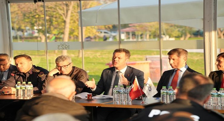 Başkan Sarıkurt Rumeli Mahallesi’nde Vatandaşları Dinledi