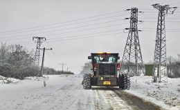 Şarköy Belediyesi Kar Küreme ve Tuzlama Çalışmalarını Aralıksız Sürdürüyor
