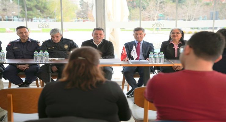 Çobançeşme Mahallesi’nde Halk Toplantısı Düzenlendi