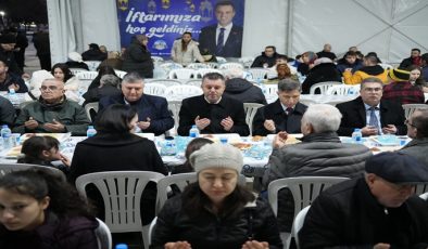 Çorlu’da İlk İftar Bereketi Cumhuriyet Parkı’nda Paylaşıldı