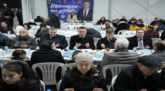 Çorlu’da İlk İftar Bereketi Cumhuriyet Parkı’nda Paylaşıldı