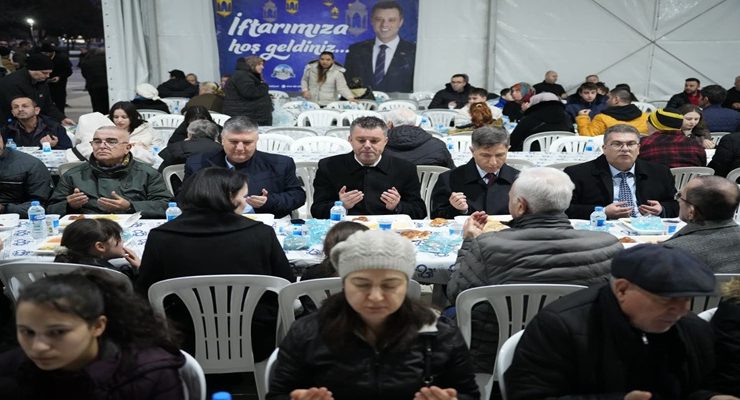 Çorlu’da İlk İftar Bereketi Cumhuriyet Parkı’nda Paylaşıldı