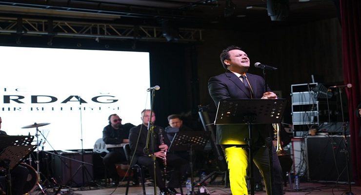 KAPAKLI’DA NEŞET ERTAŞ TÜRKÜLERİYLE UNUTULMAZ GECE