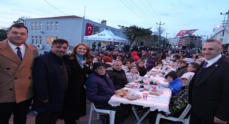 RAMAZANIN SON İFTARINDA BİNLERCE VATANDAŞ VELİMEŞE’DE BULUŞTU