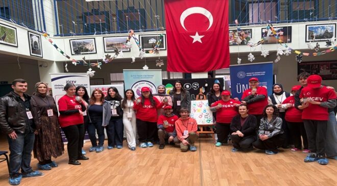 ÜNİVERSİTE ÖĞRENCİLERİNDEN ENGELLİ AİLELERİNE ÜNİDES PROJESİ İLE SOSYAL DESTEK