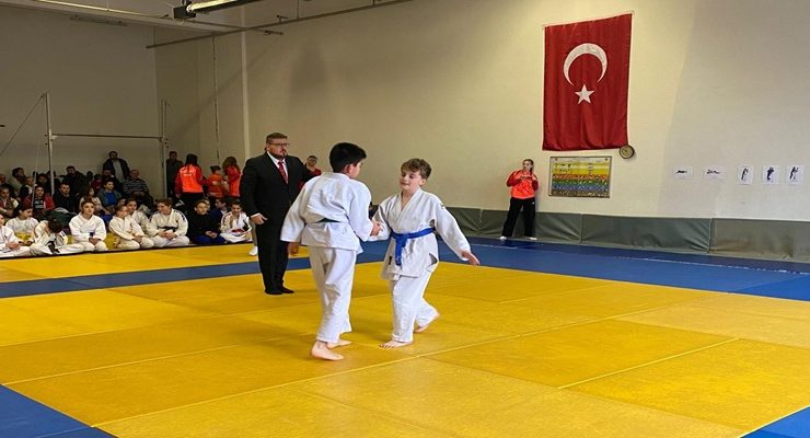 Çorlu’da Okul Sporları Judo İl Birinciliği Heyecanı