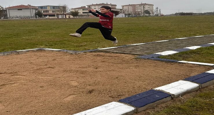 Ulaş Futbol Sahası Yanındaki Uzun Atlama Parkuru Yenilenerek Hizmete Açıldı