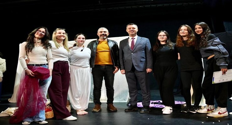 Çorlu’da Perde Gençler İçin Açıldı