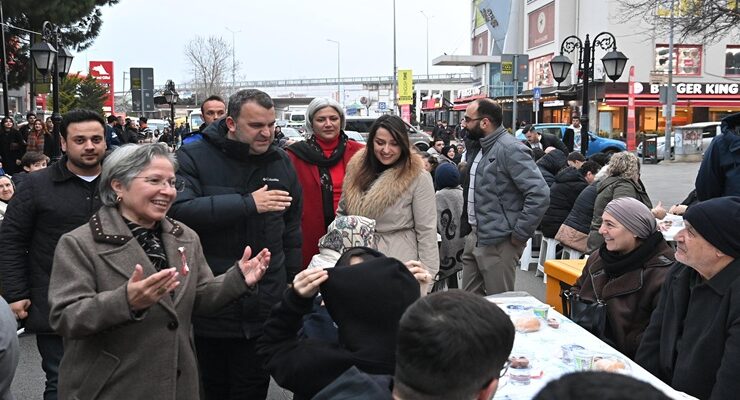 Halk Sofraları Üç Mahallede Daha Yürekleri Fethetti