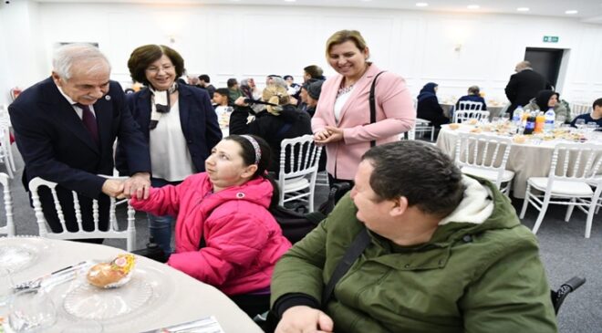 Gönüller Keşan Belediyesi’nin Engelsiz İftar Sofrasında Buluştu