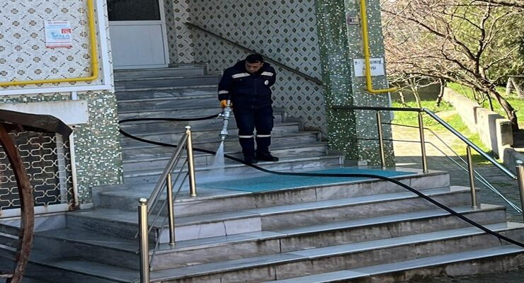 Keşan Belediyesi’nden Bayram Öncesi Cami ve Mezarlıklarda Kapsamlı Temizlik