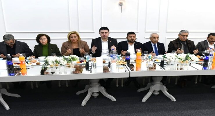 Protokol ve Meclis Üyeleri İftarda Bir Araya Geldi