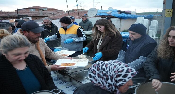 Hıdırağa’da Gelenek Bozulmadı Gönüller Aynı Sofrada Buluştu