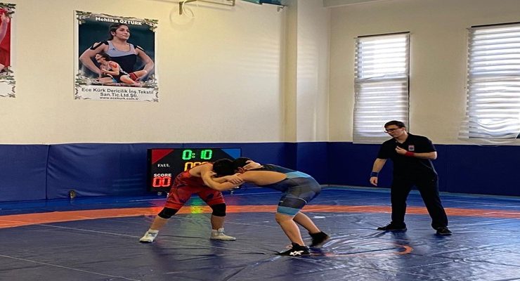 Çorlu’da U15 Güreş İl Birinciliği Heyecanı