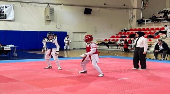 Çorlu’da Okul Sporları Taekwondo İl Birinciliği Heyecanı