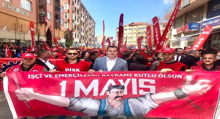 “SARAYLAR SİZİN, MEYDANLAR BİZİMDİR. SELAM OLSUN EMEKÇİYE!”