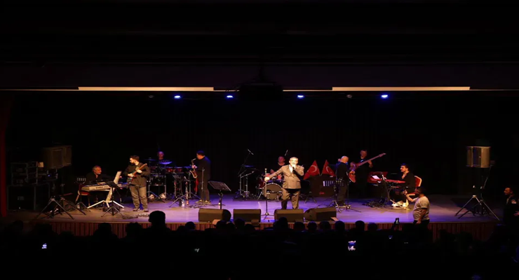 ÇEKMEKÖY’DE EGE RÜZGARI ESTİ