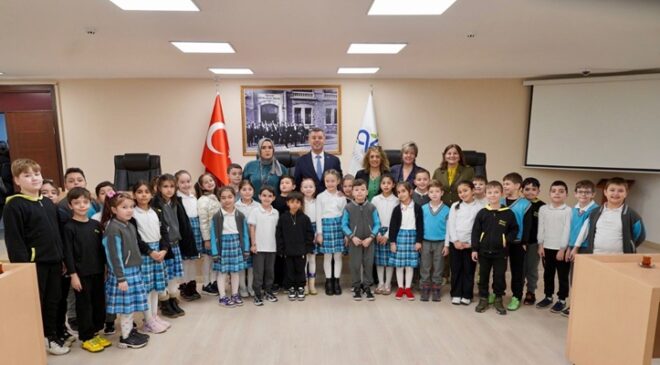 Başkan Sarıkurt Kapılarını Küçük Misafirlere Açtı