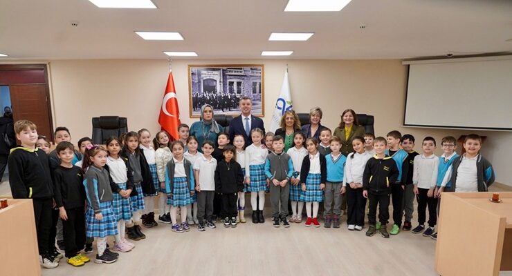 Başkan Sarıkurt Kapılarını Küçük Misafirlere Açtı