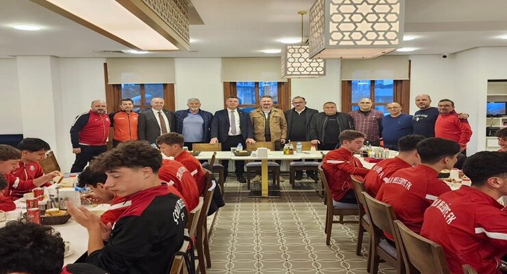 Başkan Sarıkurt, Maç Öncesinde Sporcularla Bir Arada