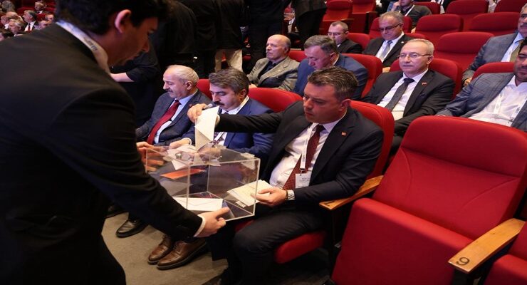 Başkan Sarıkurt, Marmara Belediyeler Birliği Encümen Üyeliğine Seçildi