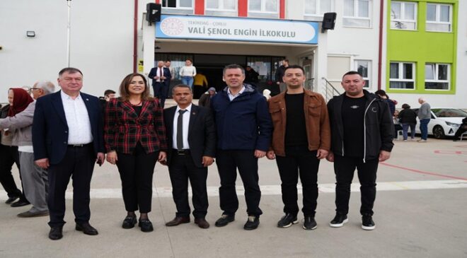 Başkan Sarıkurt Sandık Bölgelerini Ziyaret Etti