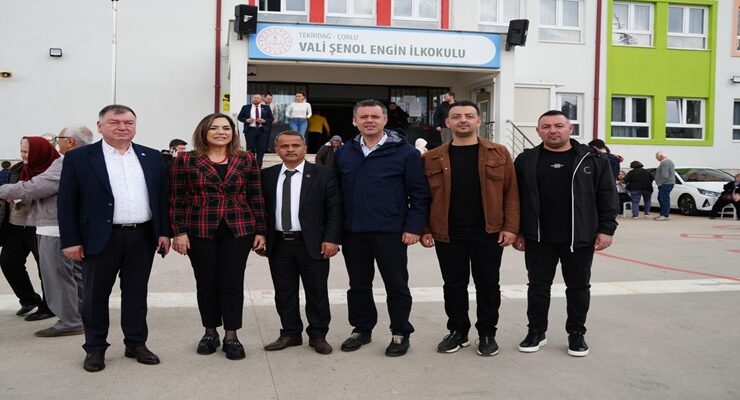 Başkan Sarıkurt Sandık Bölgelerini Ziyaret Etti