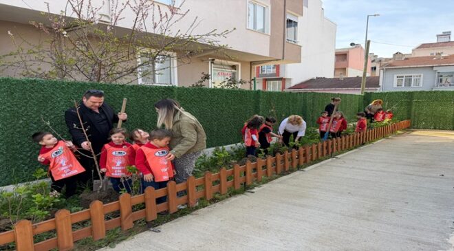 Süleymanpaşalı Minikler Gelecek İçin Fidan Dikti