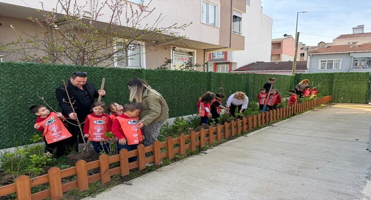 Süleymanpaşalı Minikler Gelecek İçin Fidan Dikti