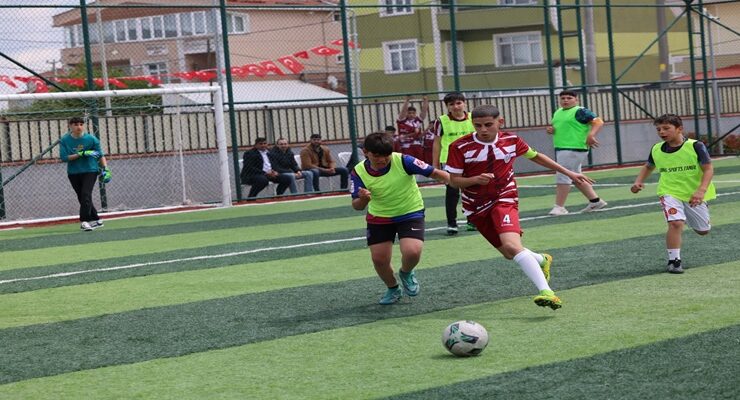 MURATLI’DA 23 NİSAN COŞKUSU FUTBOL ŞÖLENİYLE BİRLEŞTİ