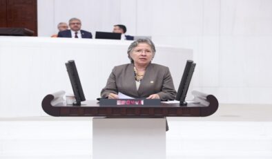 Cumhuriyet Kadınlara Siyasetin Yolunu Açtı